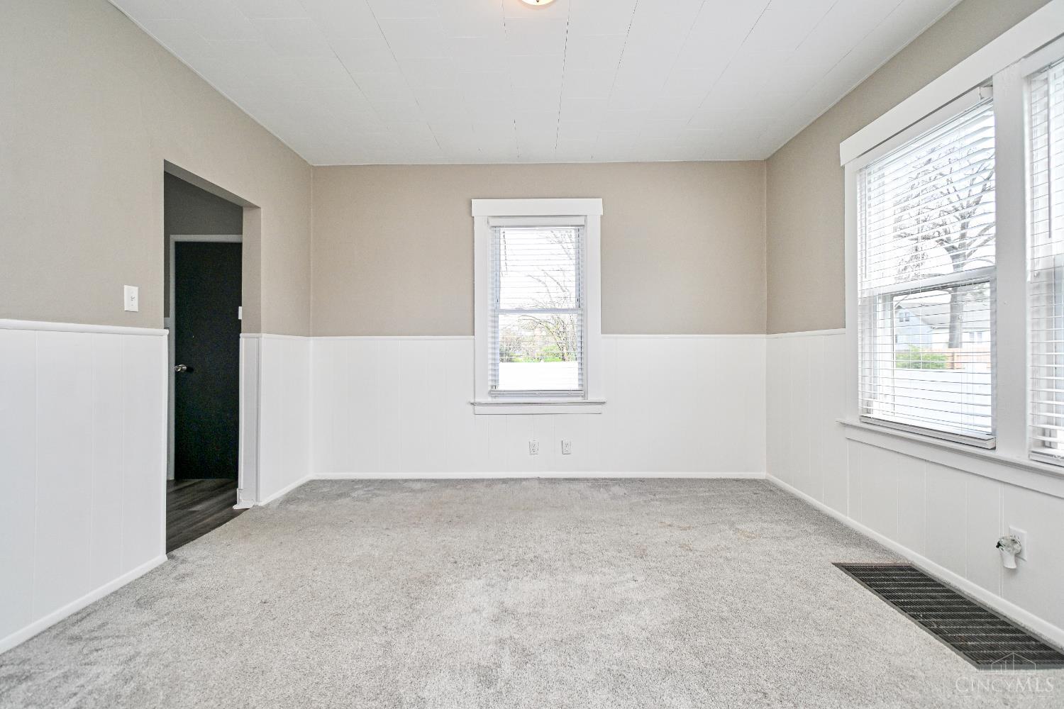 2364 Langdon Farm Road Cincinnati, OH 45237 - Photo 8 of 31