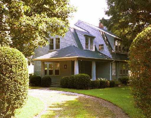 8 Atlantic Avenue Narragansett, RI 02882 - Photo 1 of 4 Exterior Front.