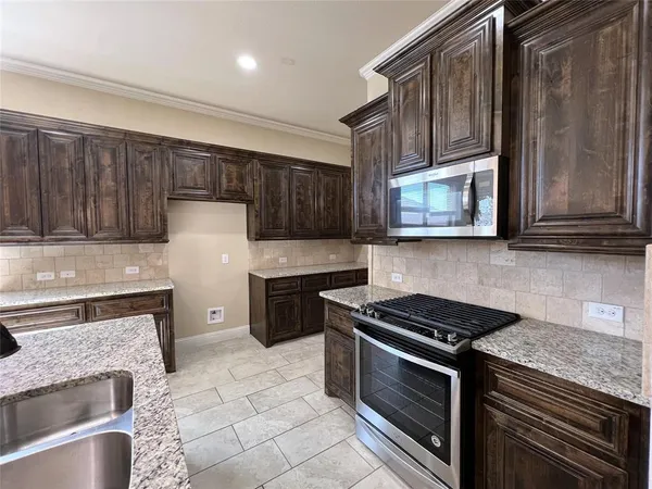 $2,700 | 2824 Country Church Road, McKinney, TX 75071