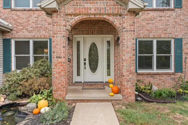 $650,000 | 302 County Road 2650 North, Mahomet, IL 61853