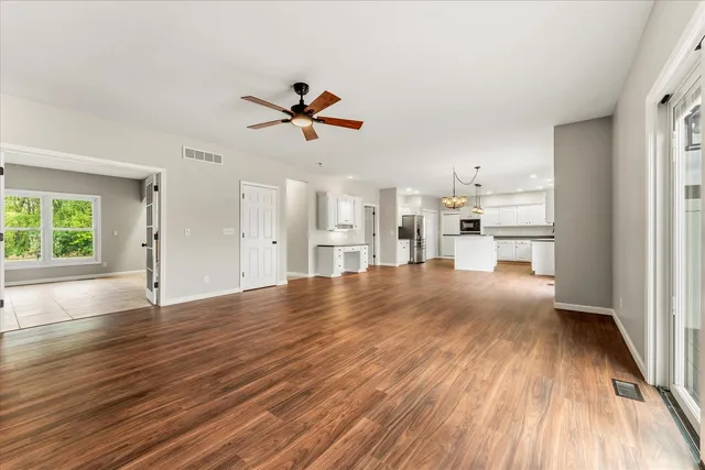 $650,000 | 302 County Road 2650 North, Mahomet, IL 61853