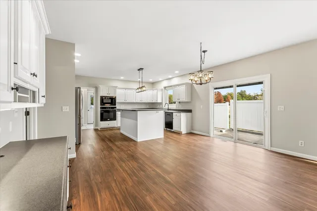 $650,000 | 302 County Road 2650 North, Mahomet, IL 61853