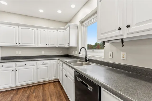 $650,000 | 302 County Road 2650 North, Mahomet, IL 61853