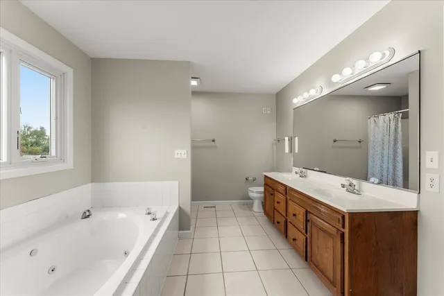 $650,000 | 302 County Road 2650 North, Mahomet, IL 61853