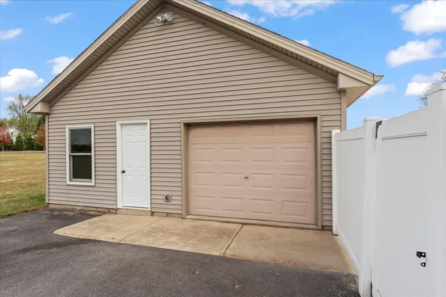 $650,000 | 302 County Road 2650 North, Mahomet, IL 61853