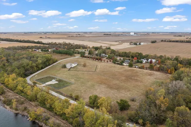 $650,000 | 302 County Road 2650 North, Mahomet, IL 61853