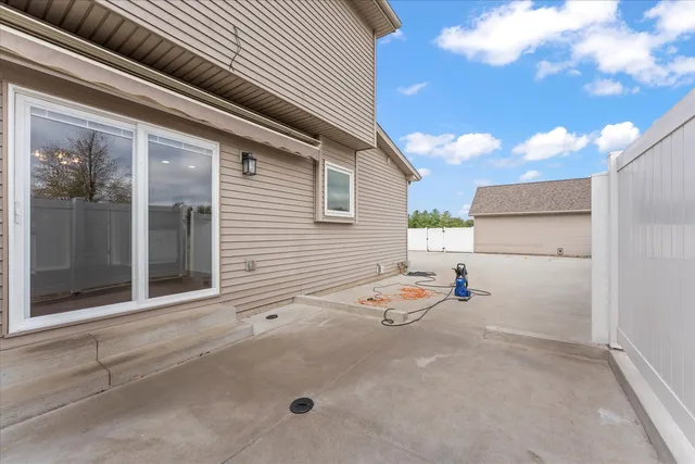 $650,000 | 302 County Road 2650 North, Mahomet, IL 61853