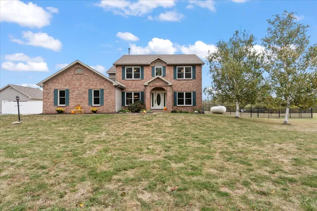 $785,000 | 302 County Road 2650 North, Mahomet, IL 61853