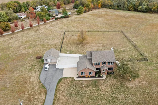 $650,000 | 302 County Road 2650 North, Mahomet, IL 61853