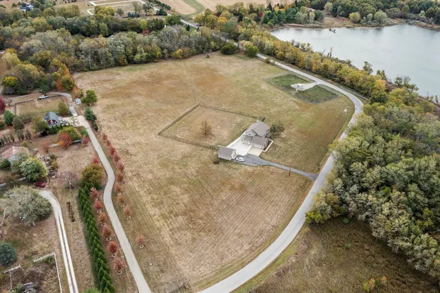 $650,000 | 302 County Road 2650 North, Mahomet, IL 61853