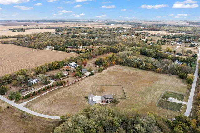 $650,000 | 302 County Road 2650 North, Mahomet, IL 61853