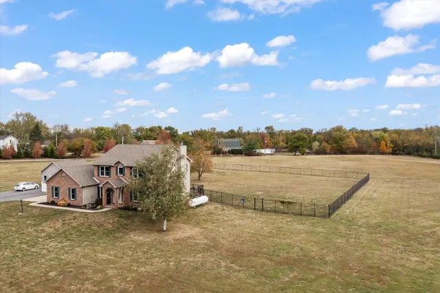$785,000 | 302 County Road 2650 North, Mahomet, IL 61853