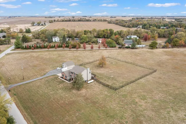 $650,000 | 302 County Road 2650 North, Mahomet, IL 61853