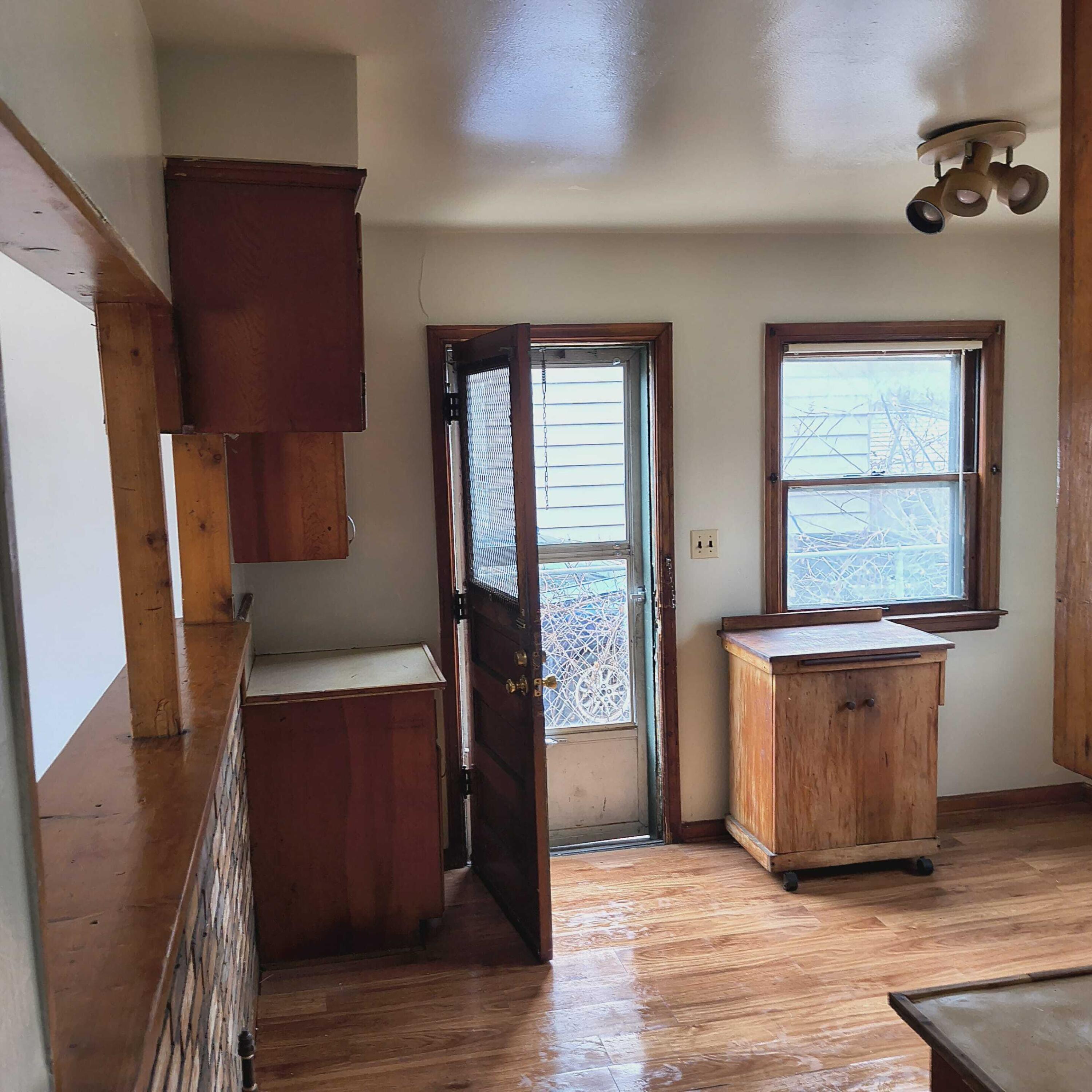 5724 West Carmen Avenue Milwaukee, WI 53218 - Photo 14 of 20 1000008054