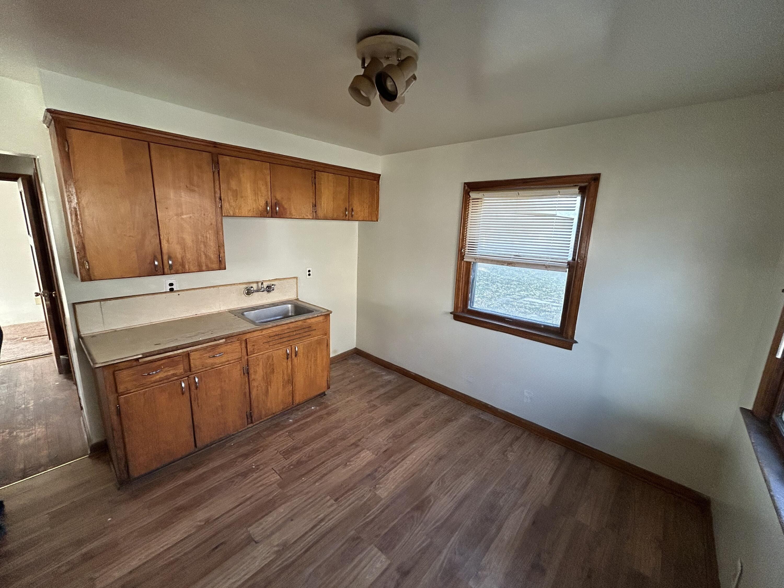 5724 West Carmen Avenue Milwaukee, WI 53218 - Photo 16 of 20 1000008075