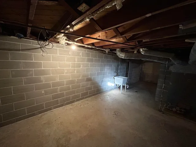 $190,000 | 5724 West Carmen Avenue, Milwaukee, WI 53218