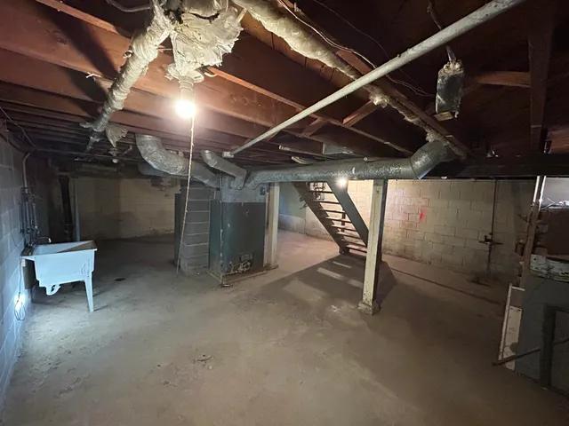 $190,000 | 5724 West Carmen Avenue, Milwaukee, WI 53218