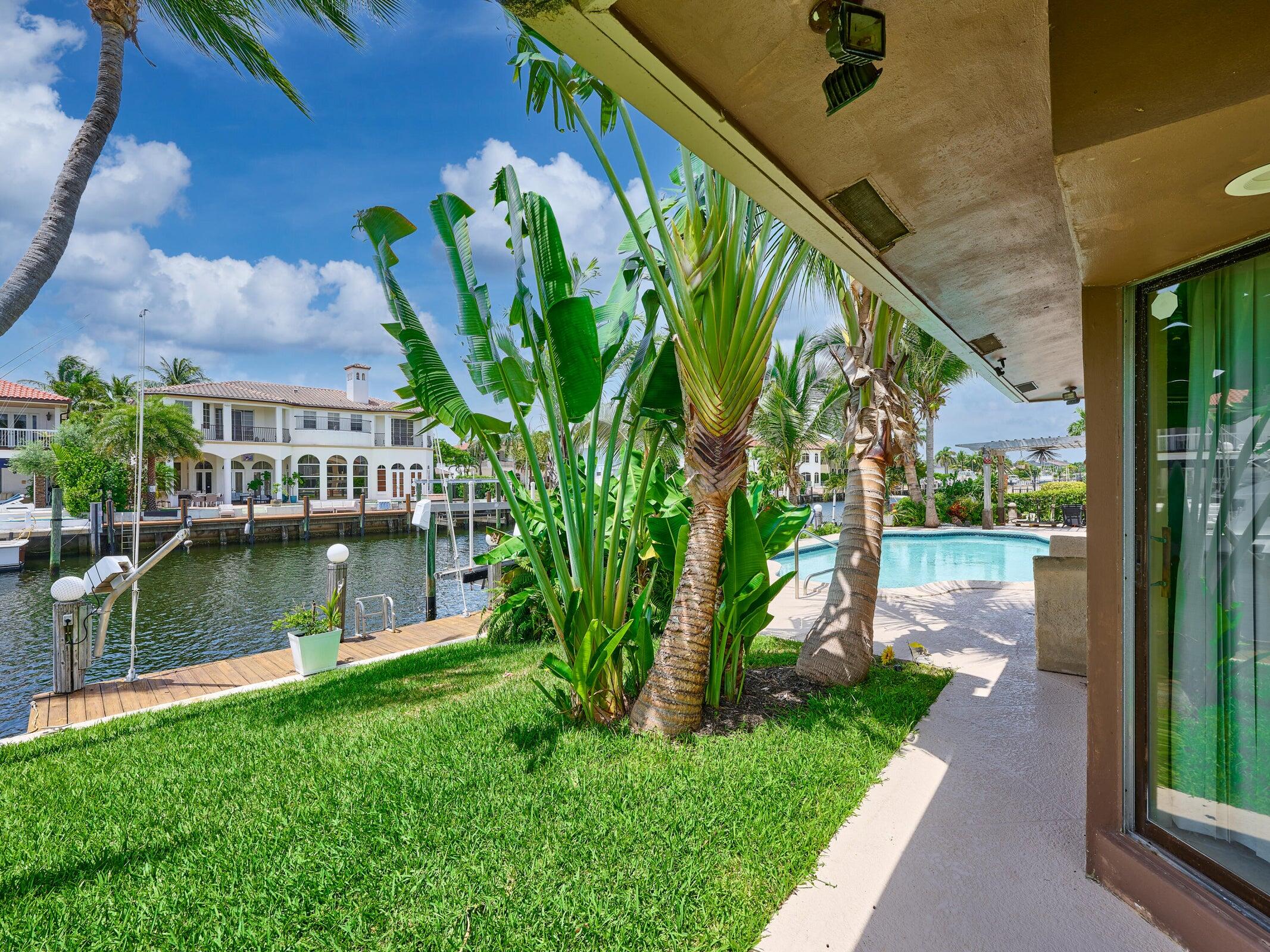 2810 Northeast 48th Court Lighthouse Point, FL 33064 - Photo 6 of 17 20250727132146067093000000-o