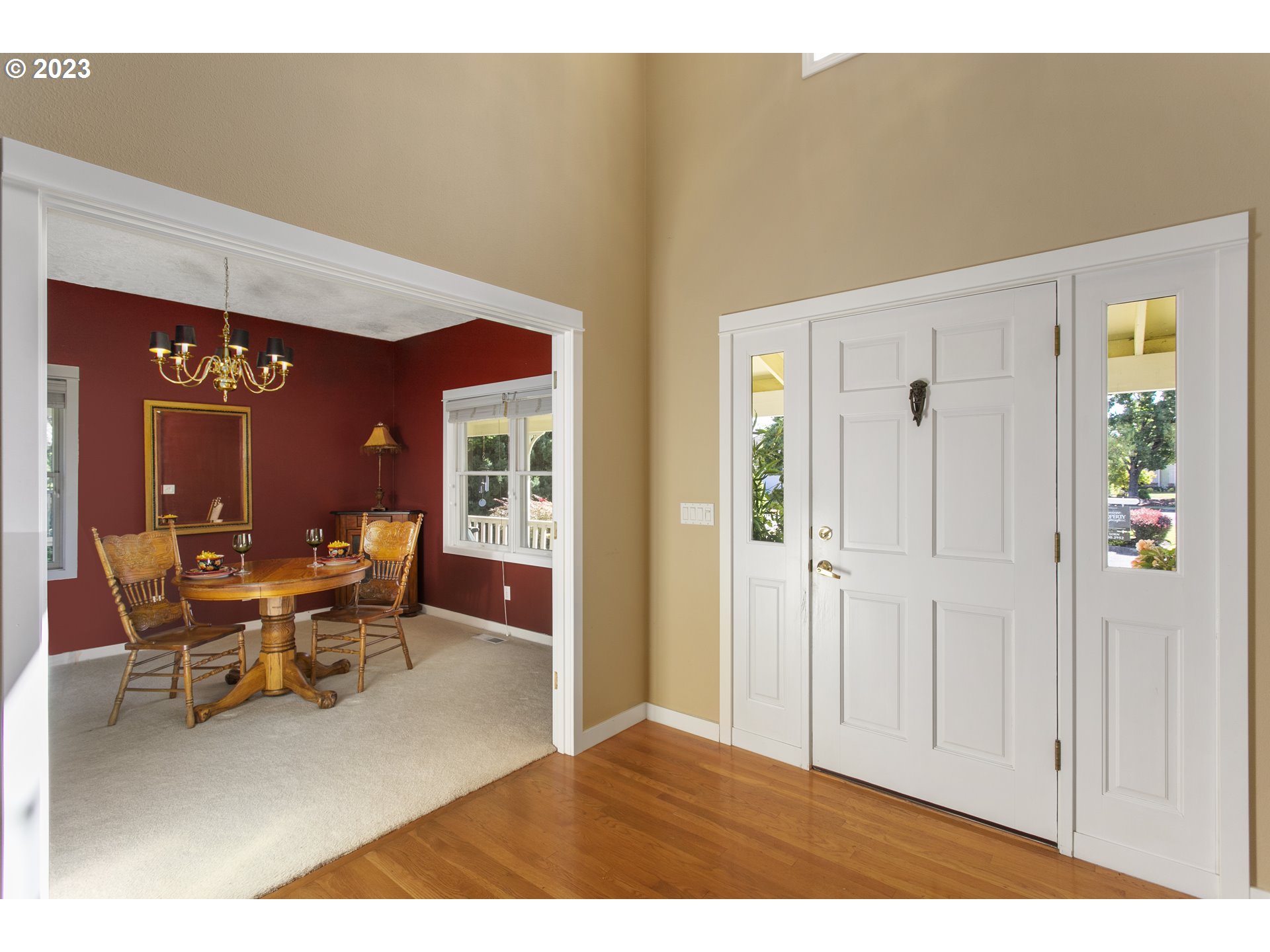 2371 Miller Farm Road Woodburn, OR 97071 - Photo 15 of 33 a view of a livingroom with furniture and window