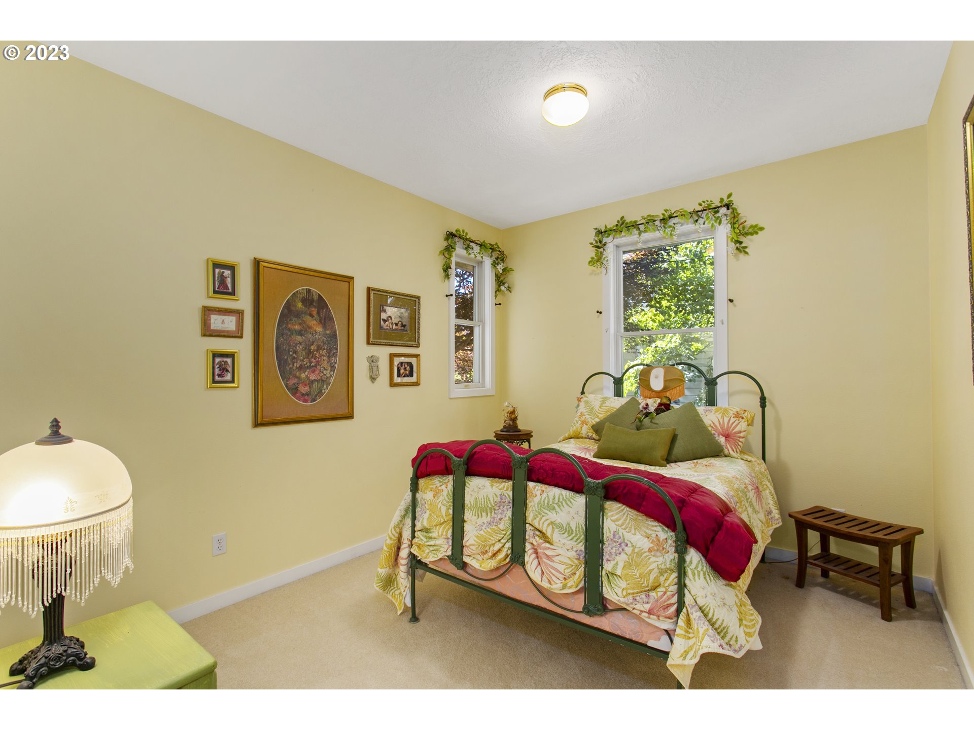 2371 Miller Farm Road Woodburn, OR 97071 - Photo 26 of 33 a bedroom with a bed and a painting on the wall