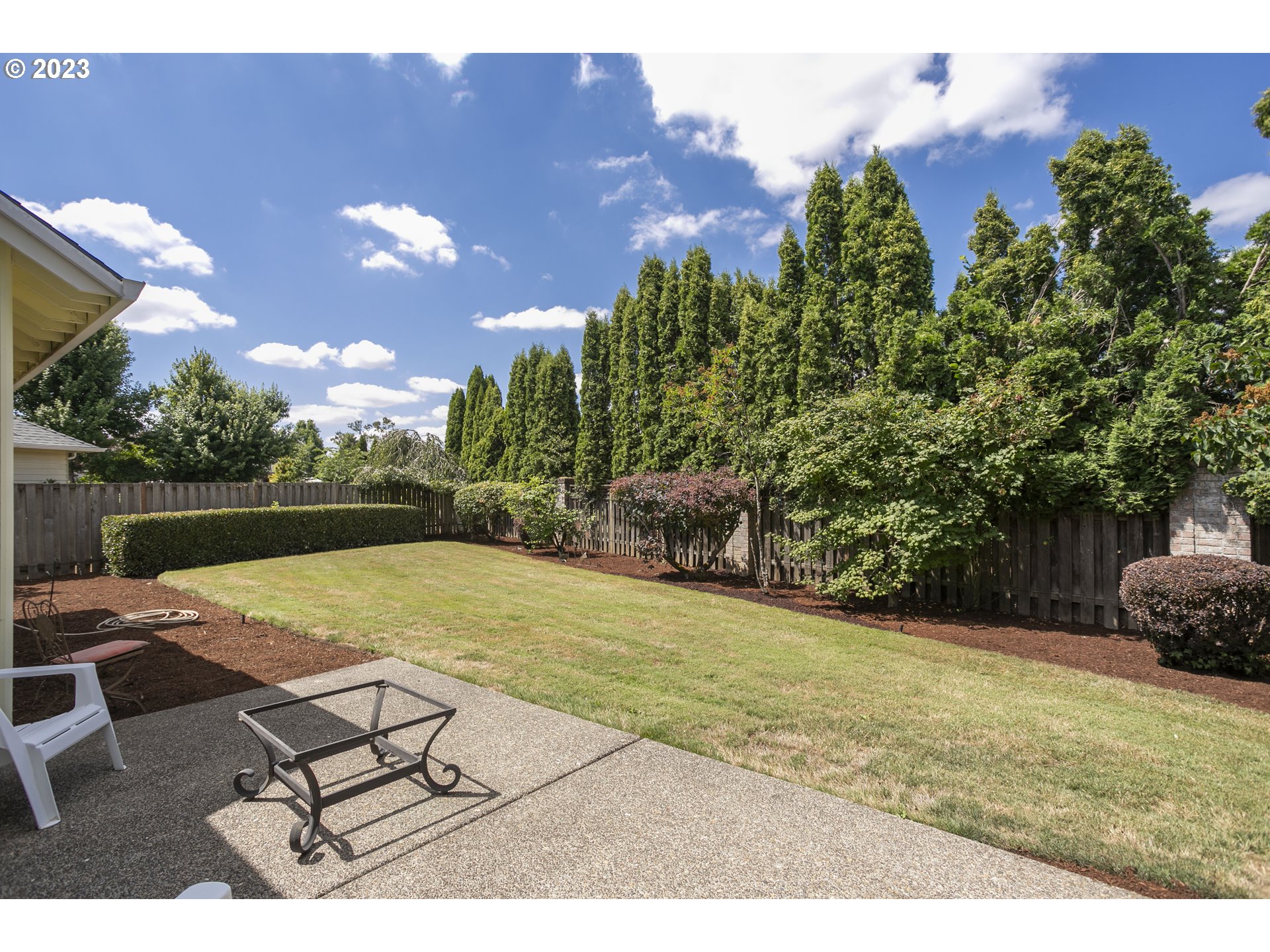 2371 Miller Farm Road Woodburn, OR 97071 - Photo 33 of 33 a view of a backyard and basketball court