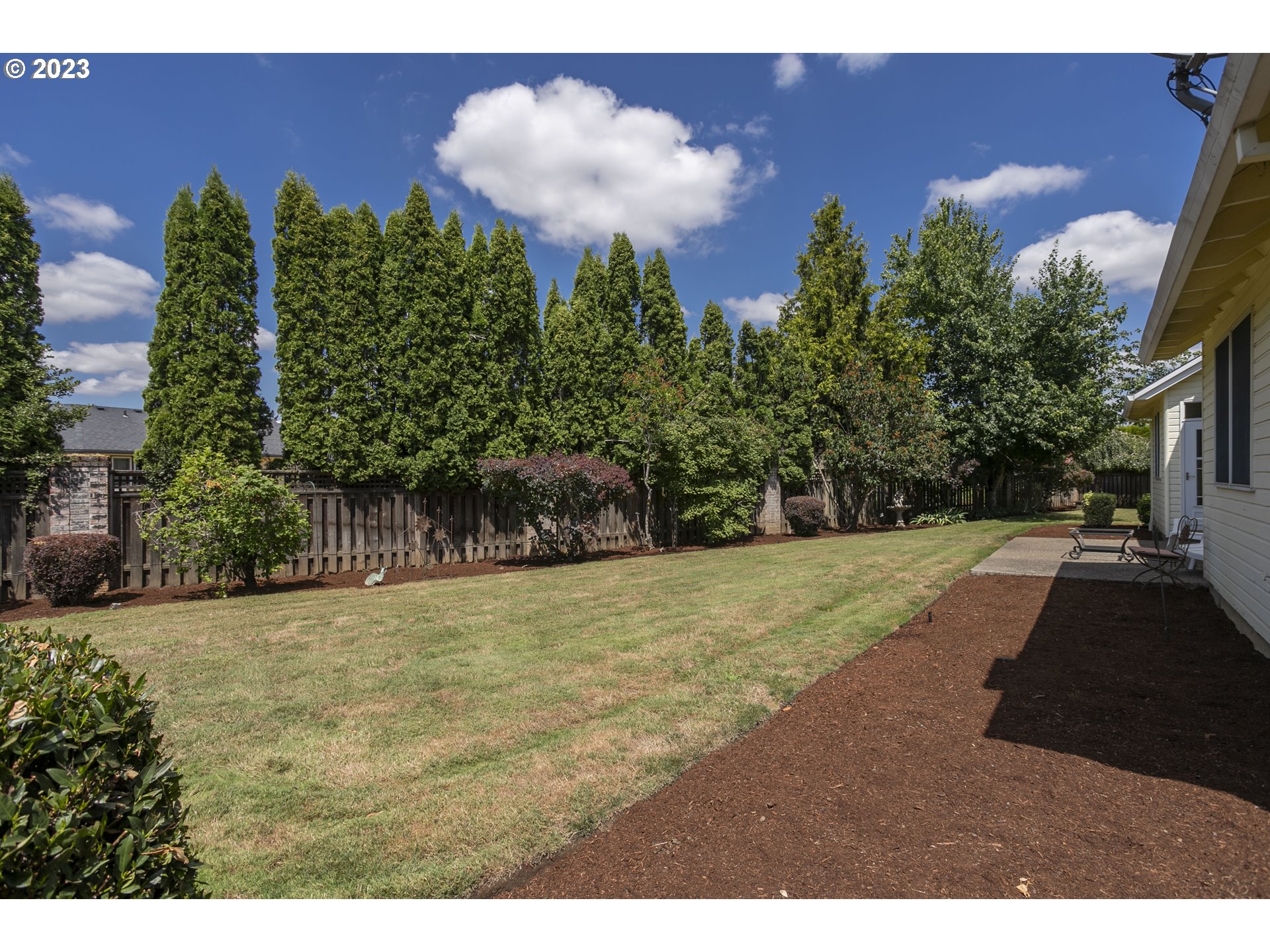 2371 Miller Farm Road Woodburn, OR 97071 - Photo 9 of 33 a view of a yard