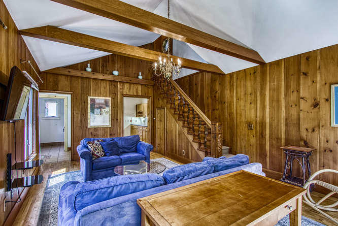 732 North Sedgwick Road-small-025-022-Li
