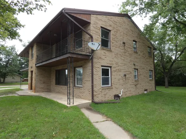 $890 | 508 North 4th Street, Unit 4, Muscoda, WI 53573