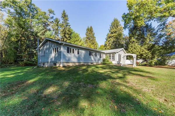 $315,000 | 806 Yuma Trail, Mercer, PA 16137