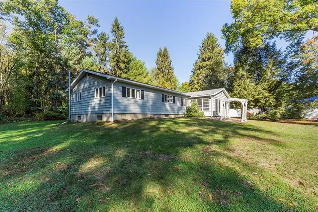 $315,000 | 806 Yuma Trail, Mercer, PA 16137