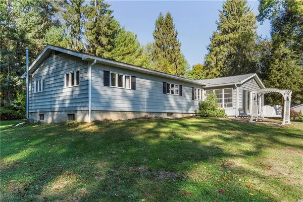 $315,000 | 806 Yuma Trail, Mercer, PA 16137