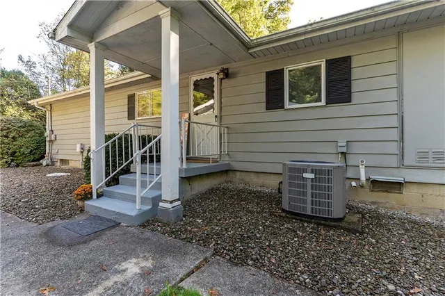 $315,000 | 806 Yuma Trail, Mercer, PA 16137