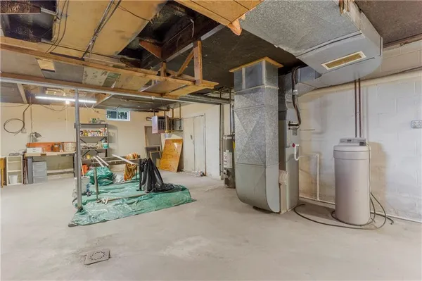 $315,000 | 806 Yuma Trail, Mercer, PA 16137