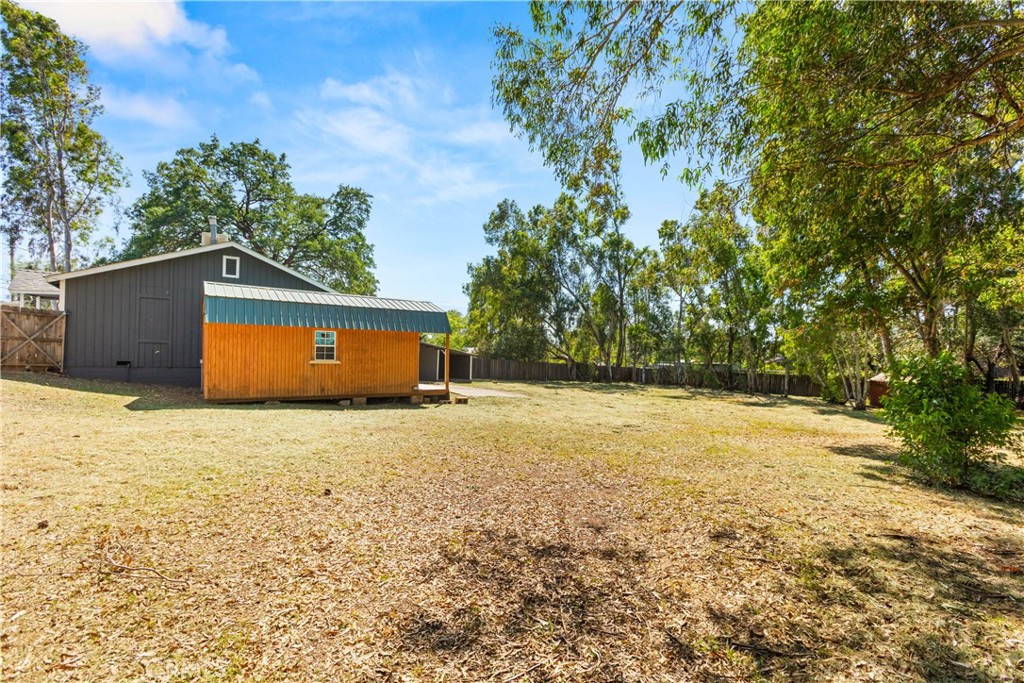 4936 Lower Wyandotte Road Oroville, CA 95966 - Photo 31 of 41 a backyard of a house