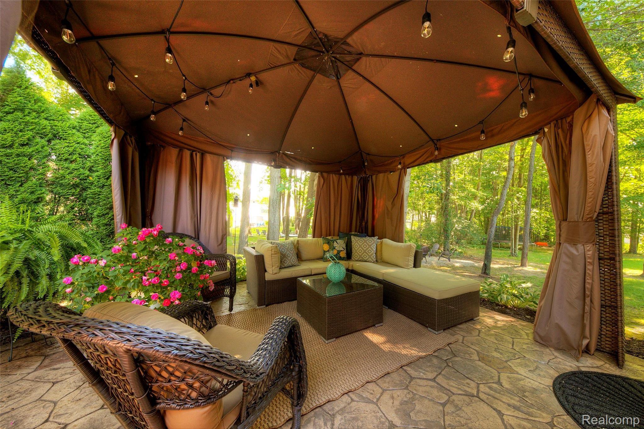 3100 Ridley Way Howell, MI 48843 - Photo 4 of 55 Patio 2.jpg