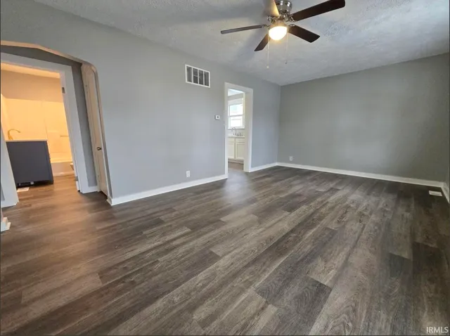 $1,300 | 1155 Hartzell Street, New Haven, IN 46774