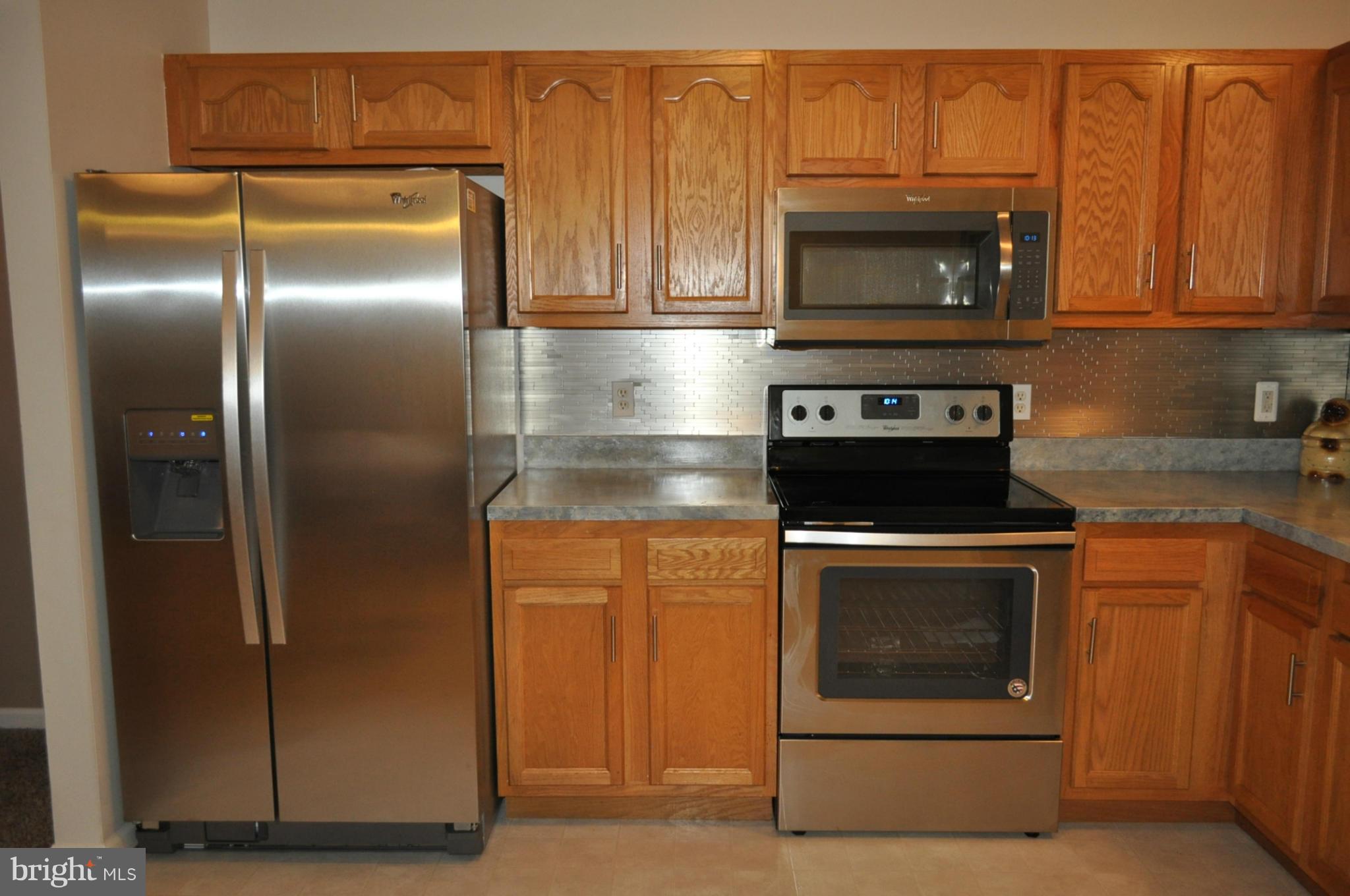 484 Thumper Drive Ranson, WV 25438 - Photo 6 of 30 New Stainless steel appliances