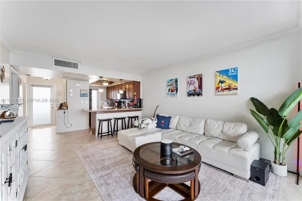 $4,000 | 333 Northeast 21st Avenue, Unit 608, Deerfield Beach, FL 33441