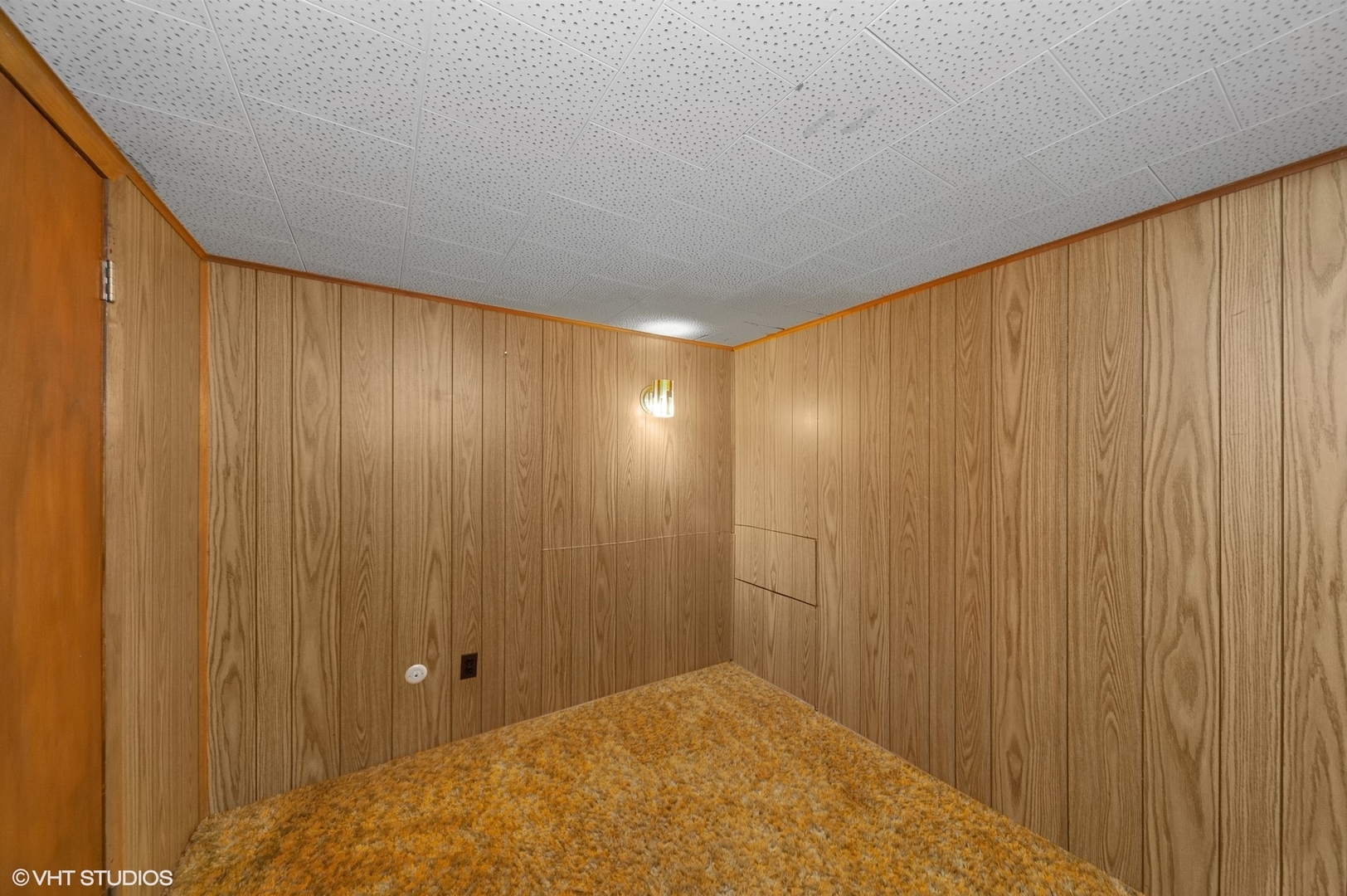 205 Wheeling Avenue Wheeling, IL 60090 - Photo 19 of 25 a view of an empty room