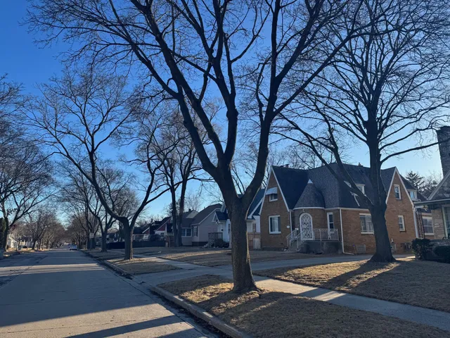 $1 | 5953 North 41st Street, Milwaukee, WI 53209