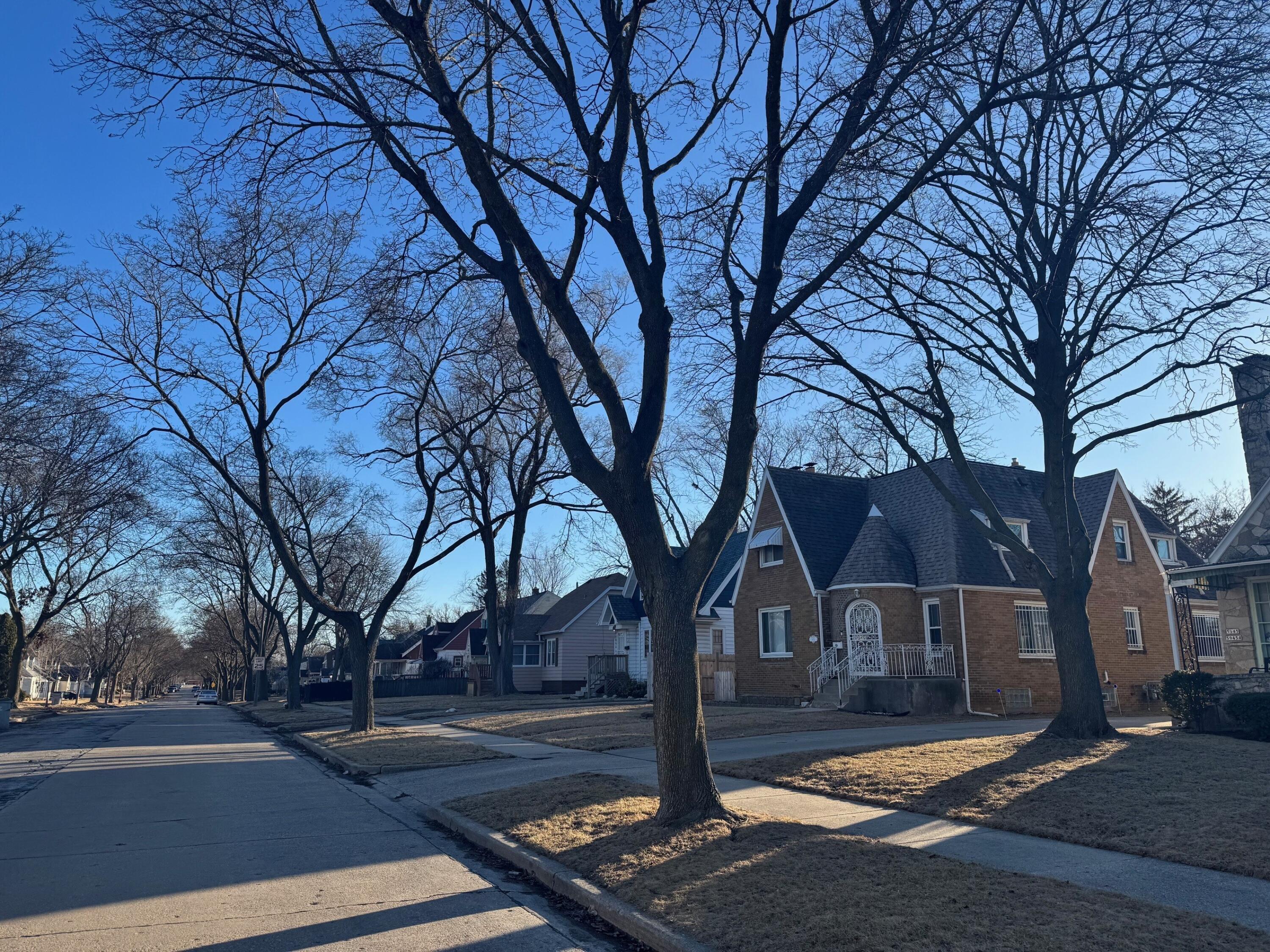5953 North 41st Street Milwaukee, WI 53209 - Photo 3 of 5 5953 N 41st St - 3