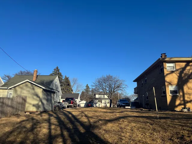 $1 | 5953 North 41st Street, Milwaukee, WI 53209