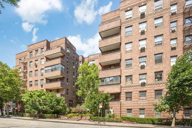 $650,000 | 69-40 Yellowstone Boulevard, Unit 108 | Rego Park