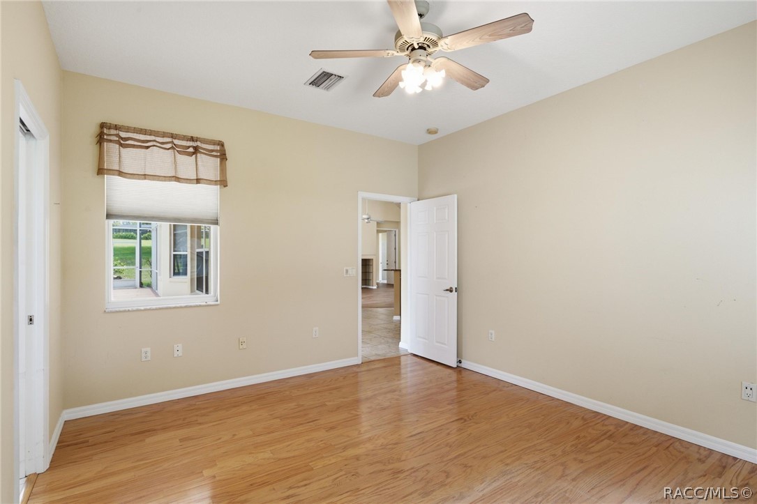 926 East Triple Crown Loop Hernando, FL 34442 - Photo 15 of 86 4th bed ensuite