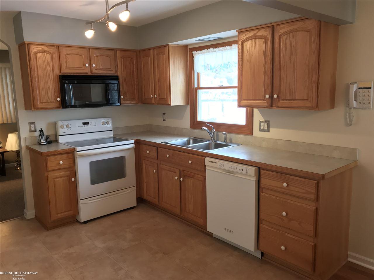 7266 Bluebill Road Algonac, MI 48001 - Photo 12 of 42 31337777-11.JPG