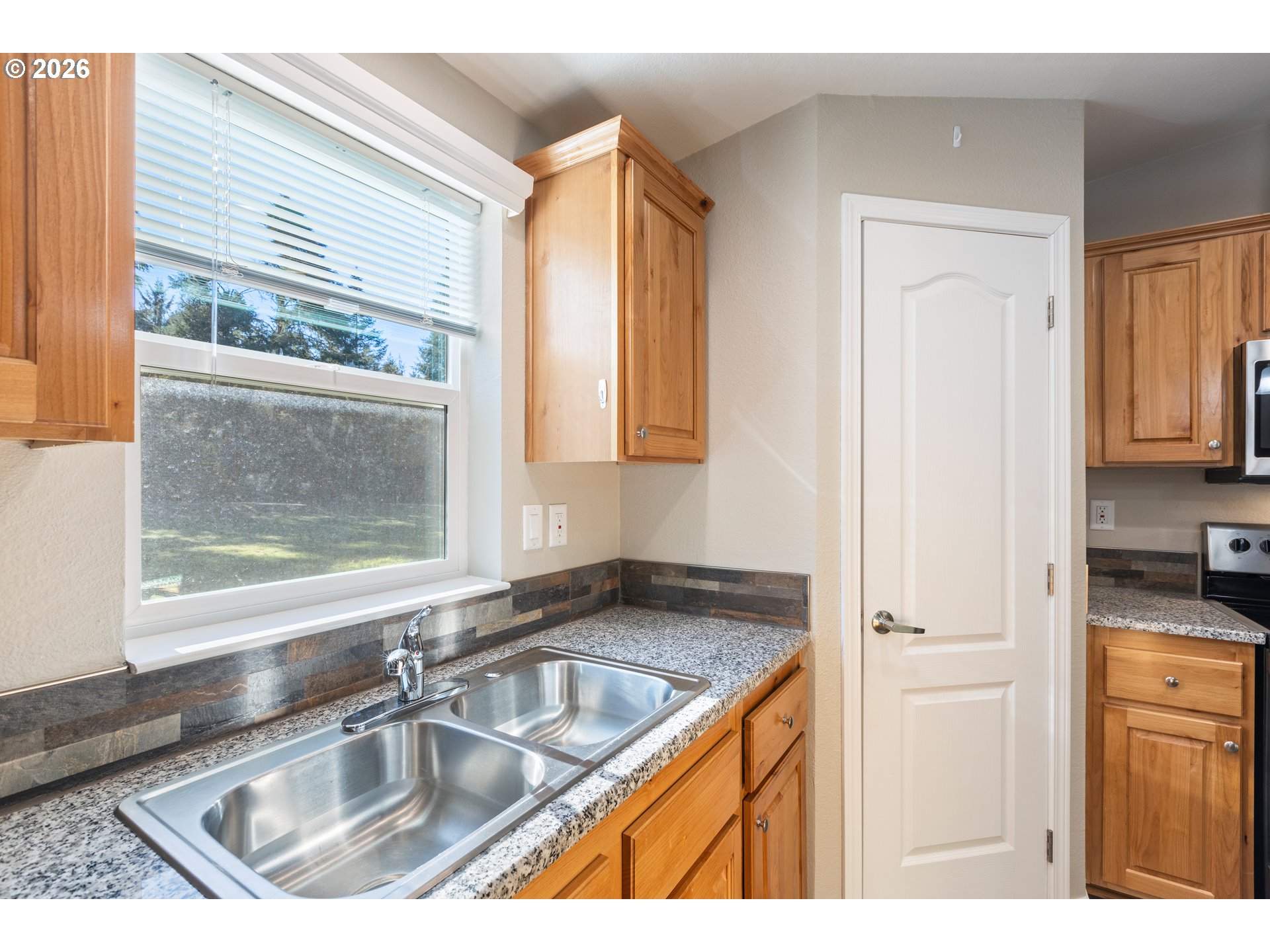 66017 North Bay Road North Bend, OR 97459 - Photo 12 of 47