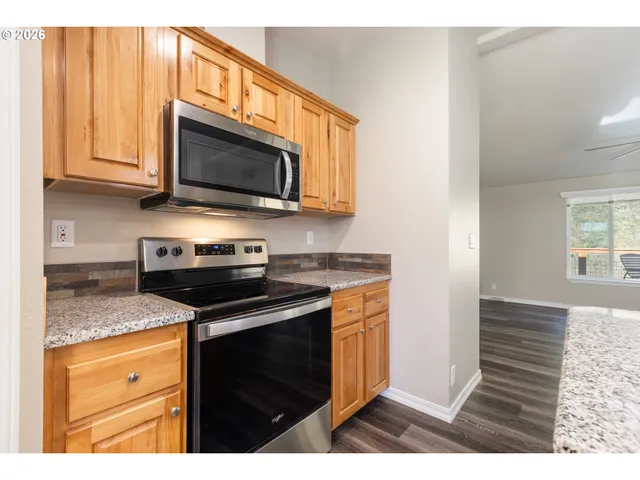 $550,000 | 66017 North Bay Road, North Bend, OR 97459