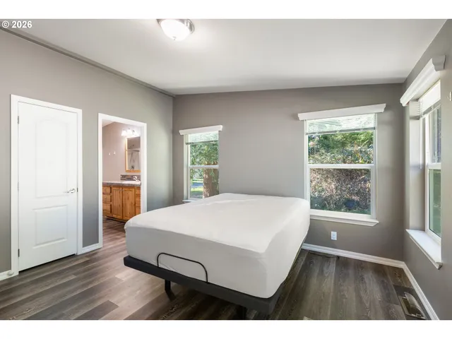 $550,000 | 66017 North Bay Road, North Bend, OR 97459