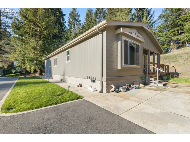$550,000 | 66017 North Bay Road, North Bend, OR 97459