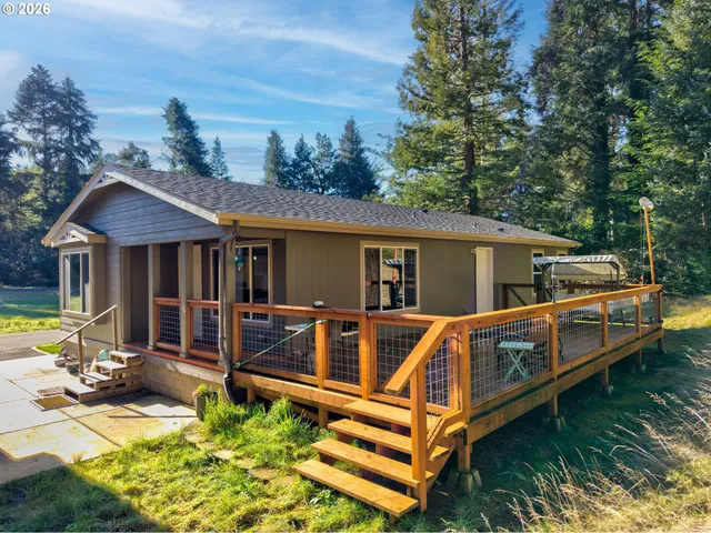 $550,000 | 66017 North Bay Road, North Bend, OR 97459